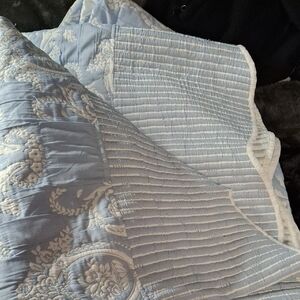 Elegant Blue and White Quilted Bedspread